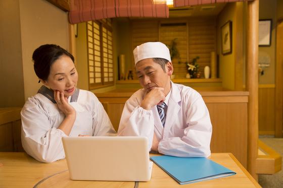 飲食店の廃業を決めたらやるべきことは？ 廃業手続きのポイントと注意点をチェック