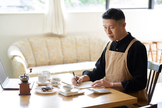 飲食店を経営する個人事業主が知っておきたい自己破産の方法。費用はどう捻出する？
